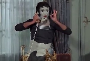 funn-is-not-successful-in-getting-the-famous-mime-marcel-marceau-to-play-a-role-in-his-silent-movie.jpg