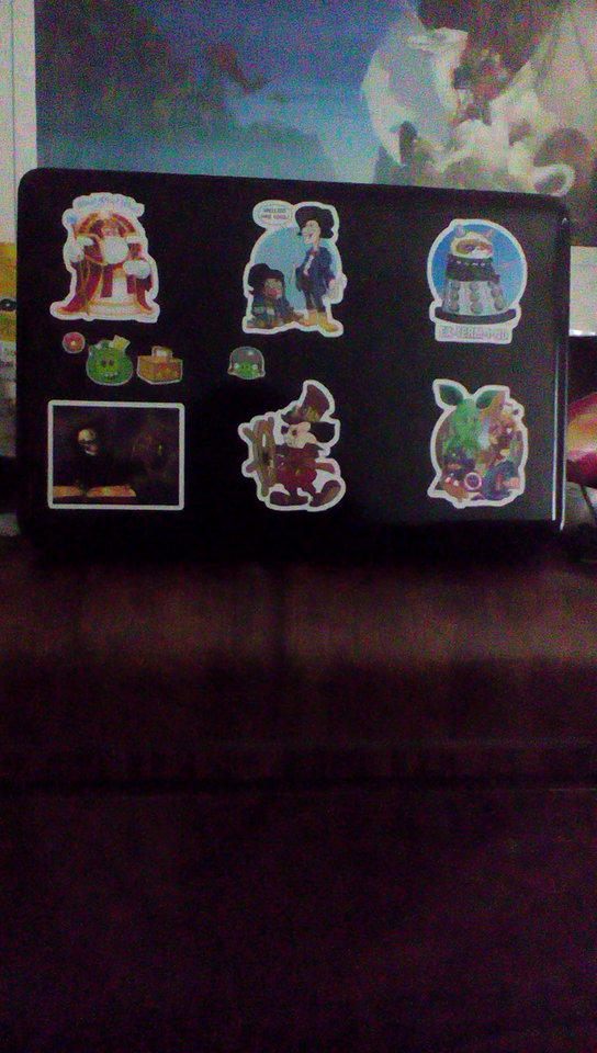 UncaLar laptop art